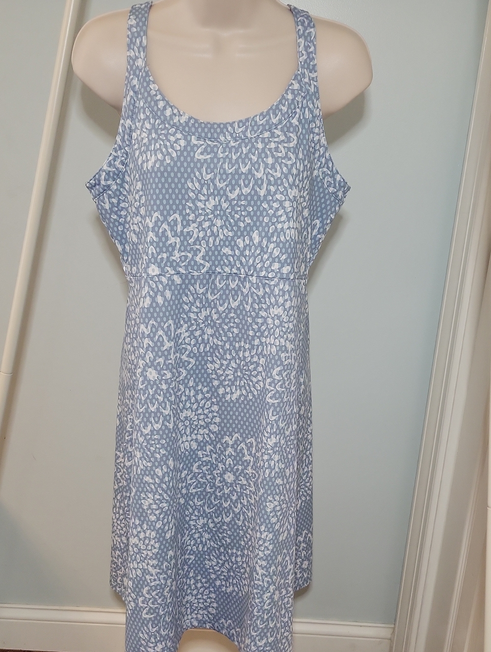 Columbia Omni Freeze Light Blue Cold Bay Floral Athletic Dress Size Medium